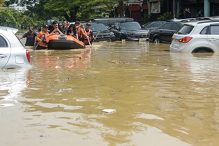 Pemkot Bekasi Pastikan Dapur Umum Telah Beroperasi Layani Korban Banjir