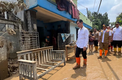 PEMDA SEKITAR HARUS BANU PERCEPAT PEMULIHAN DAMPAK BANJIR BEKASI