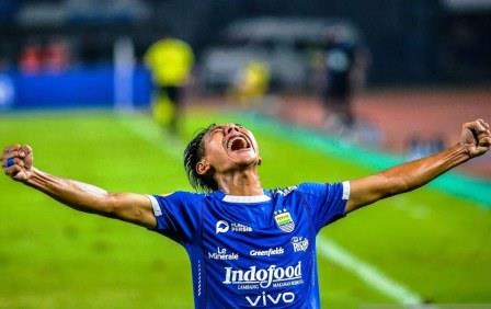 Persib Bandung kokoh di bagian atas klasemen setelah persik Kediri 4-1