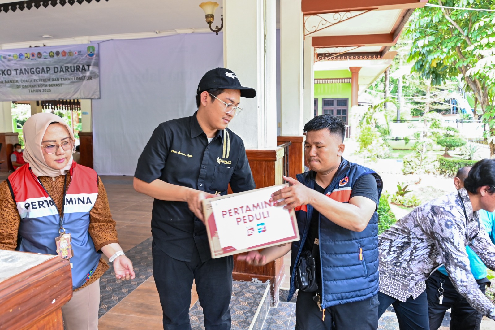 Sinergi satu pertamina, asuransi pertalife Bantu Korban Banjir di Bekasi