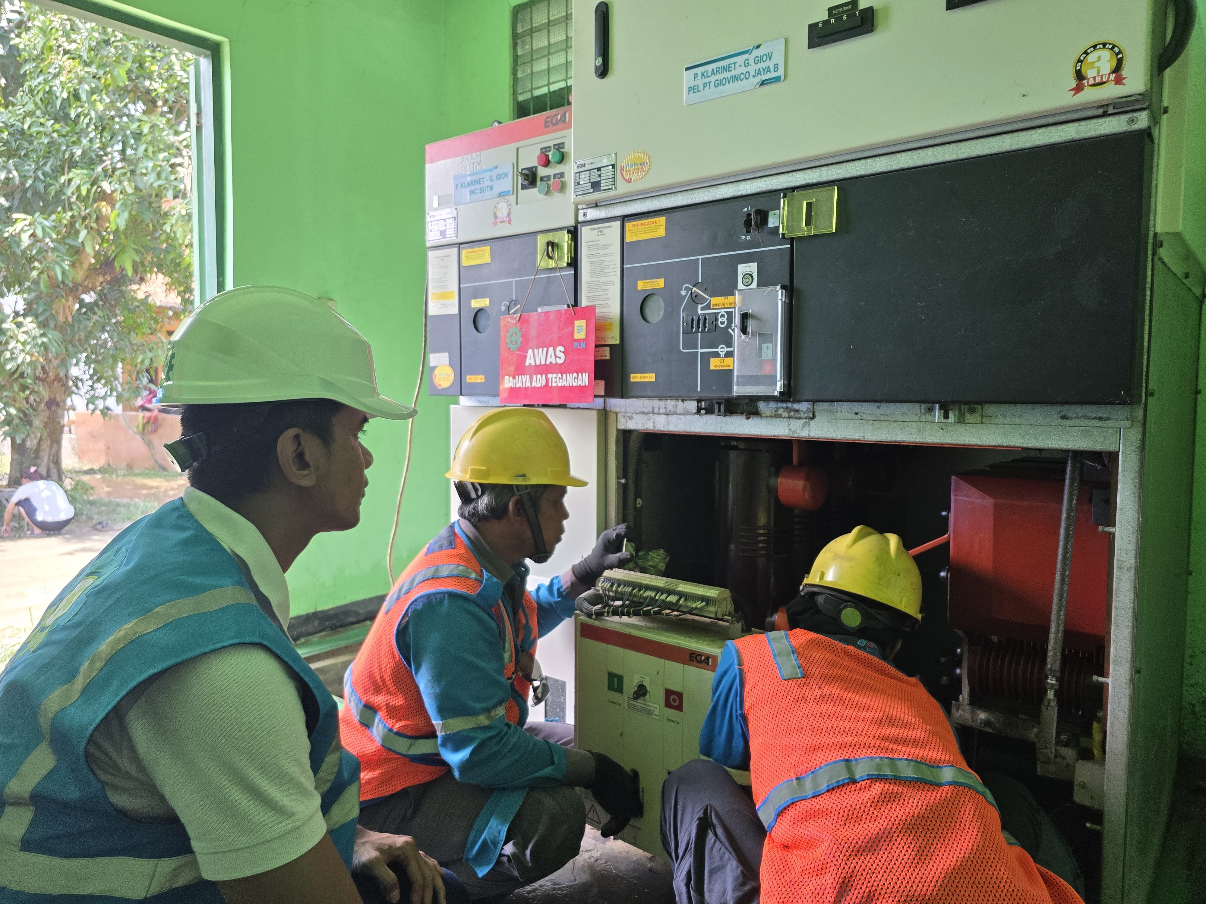 PLN Jawa Barat Pastikan Gardu Distribusi Pulih 100% Pasca-Banjir