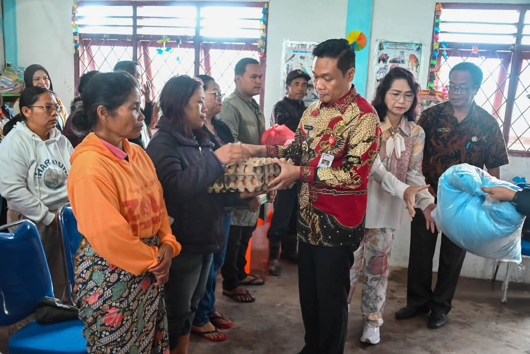 Pemkab Humbahas Salurkan Bantuan Kepada Korban Bencana Angin Memasing Beliung