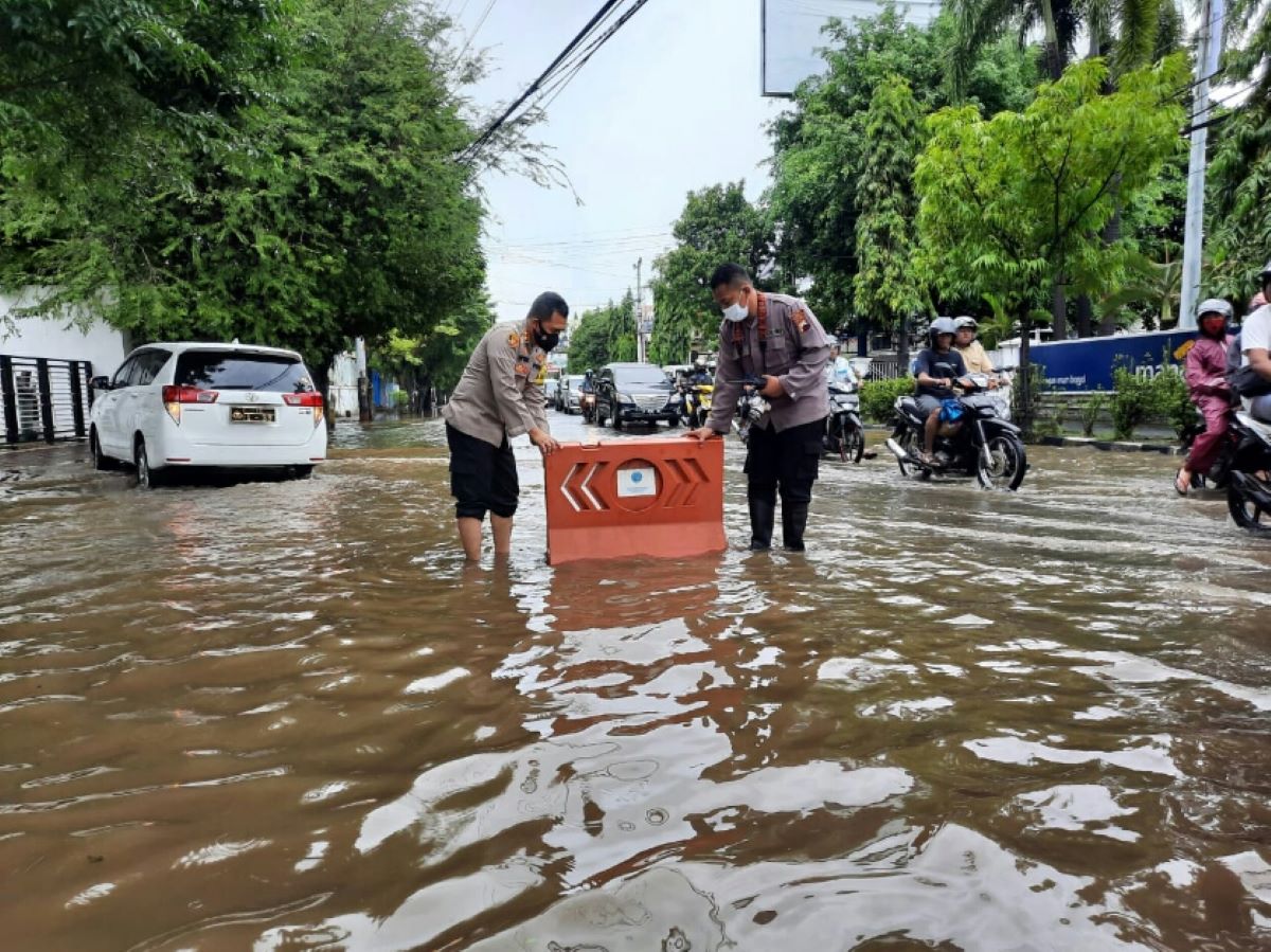 Pintu Air Pasar Ikan Siaga 2, Jakarta Utara Waspada Banjir