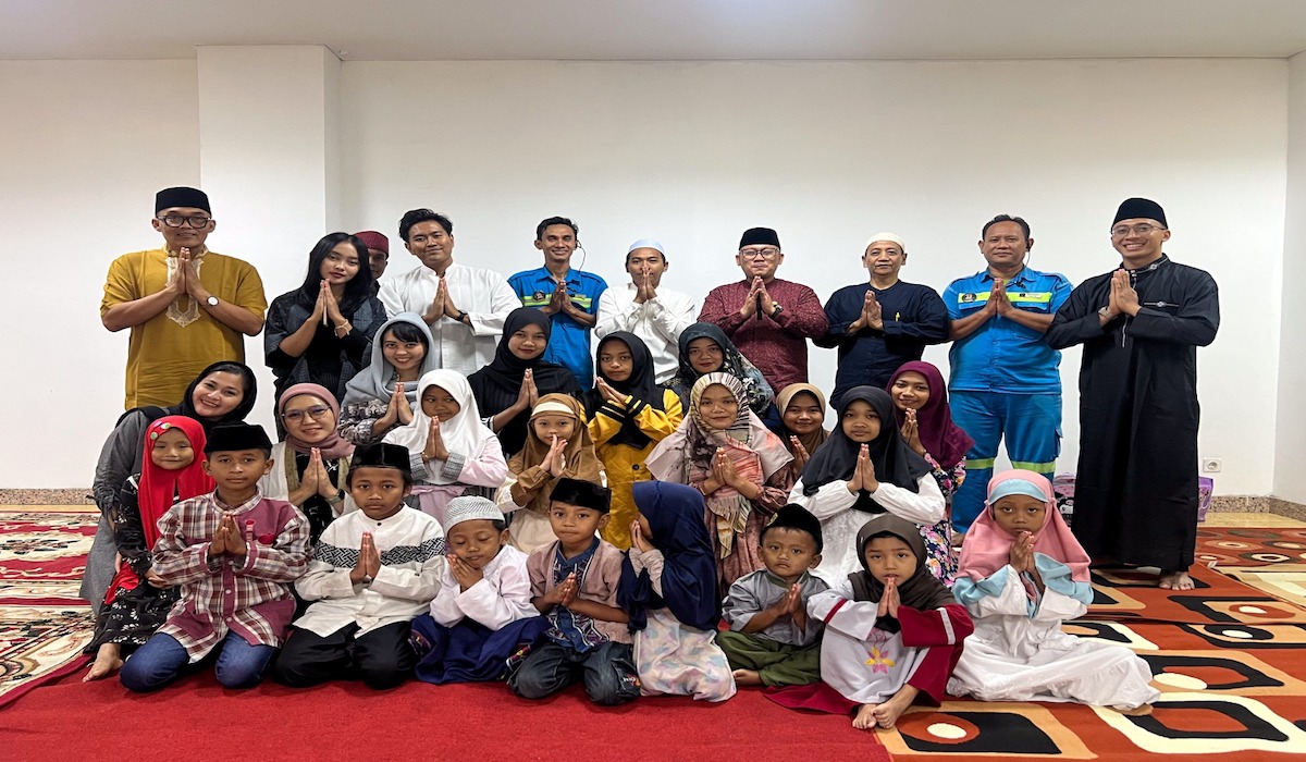 Metro Park View Hotel Kota Lama Semarang Memegang Puasa dengan Anak Yatim