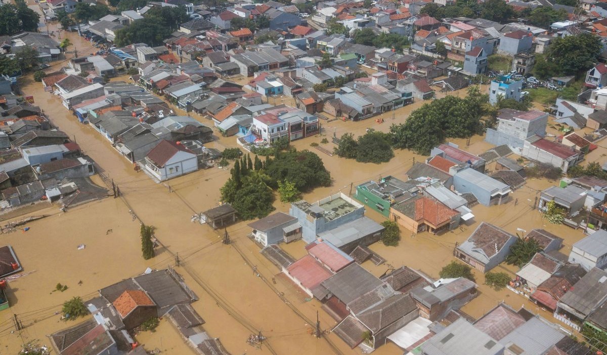 Korban Banjir Bekasi Dapat Bantuan Bumn Pupuk 