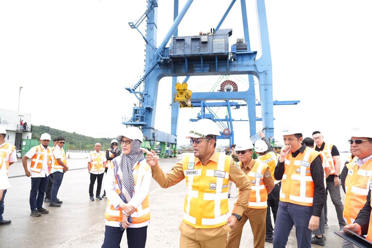 Gubernur Kaltim Dorong Pengembangan Pelabuhan Dan Terminal Peti Kemas Kariangau