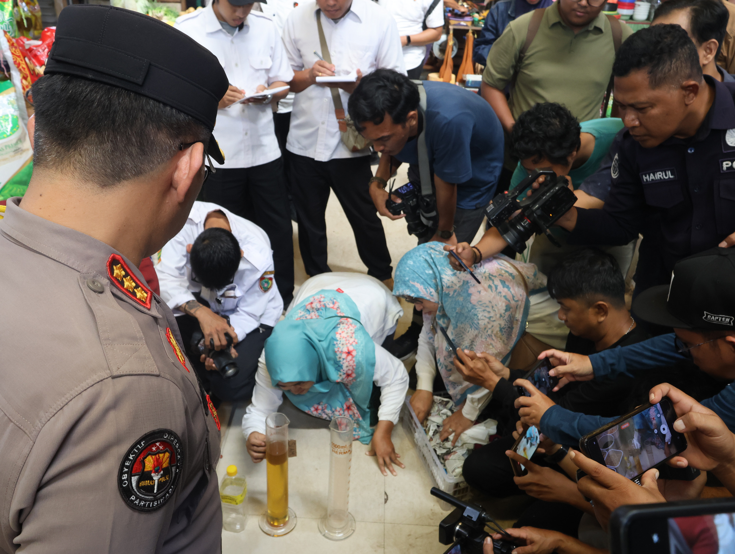 Pastikan Kebutuhan Pangan Aman, Satgas Pangan Polda Kalteng Bersama Disdagperin Sidak Pasar Tradisional