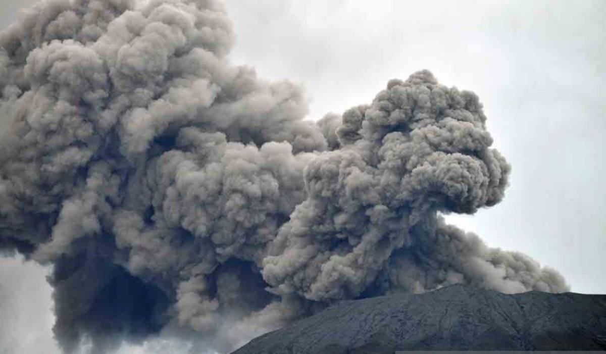 Gunung Marapi Erupsi selama 37 Detik