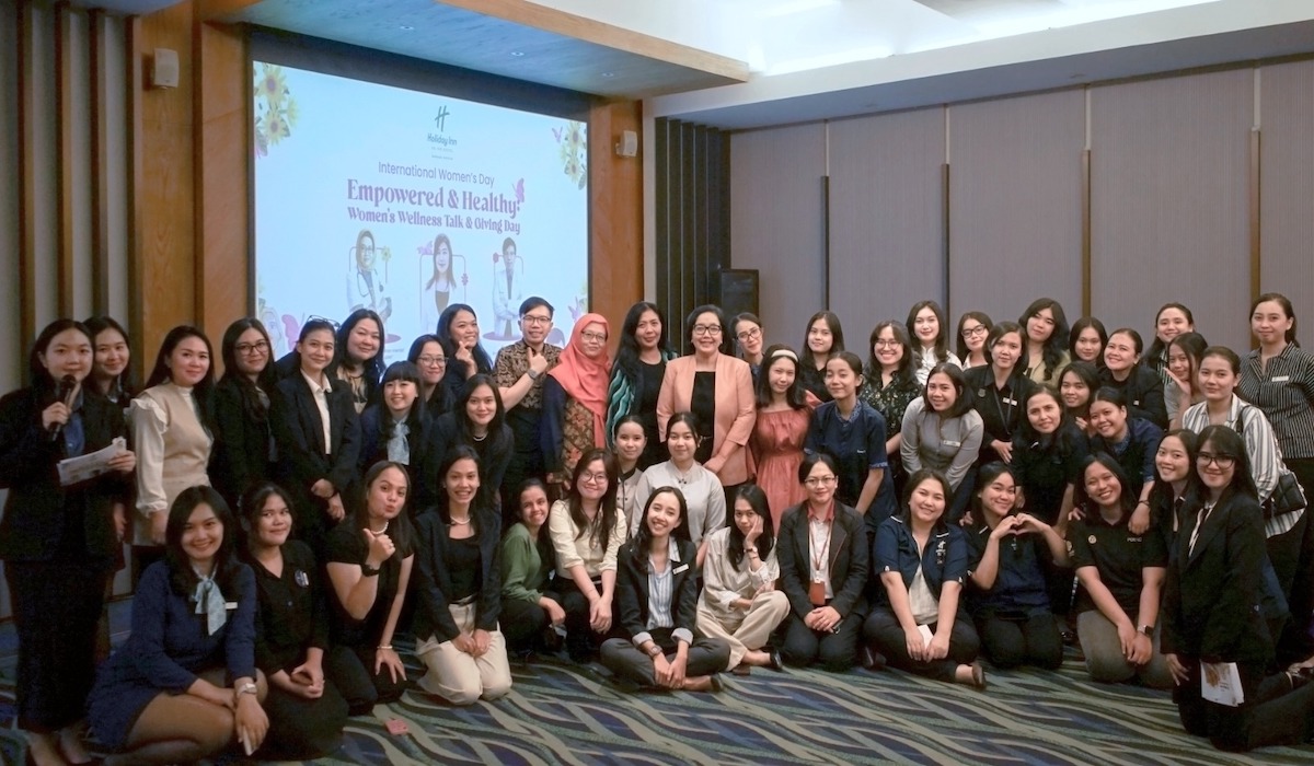 Pemberdayaan & Sehat: Holiday Inn Bandung Pasteur Pasteur Gelar Women's Wellness Talk & Giving Day