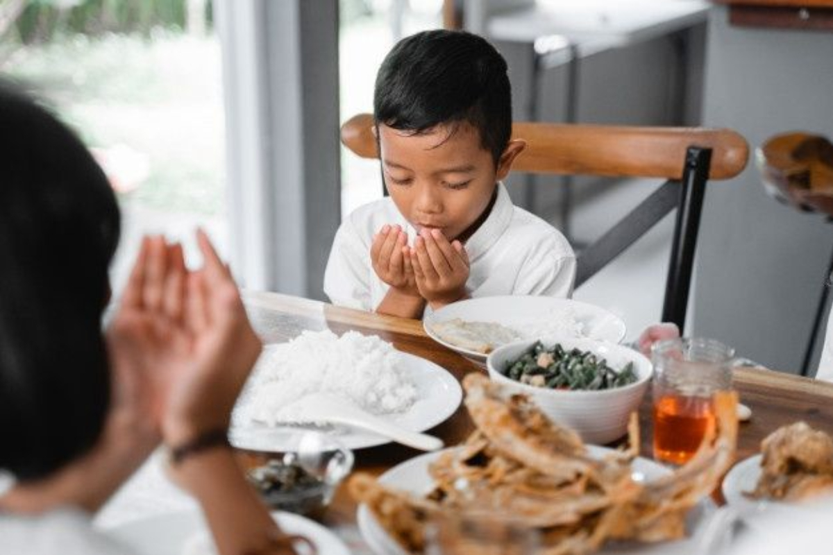 Doa Makan sesuai Sunnah Rasulullah, Berikut Adabnya