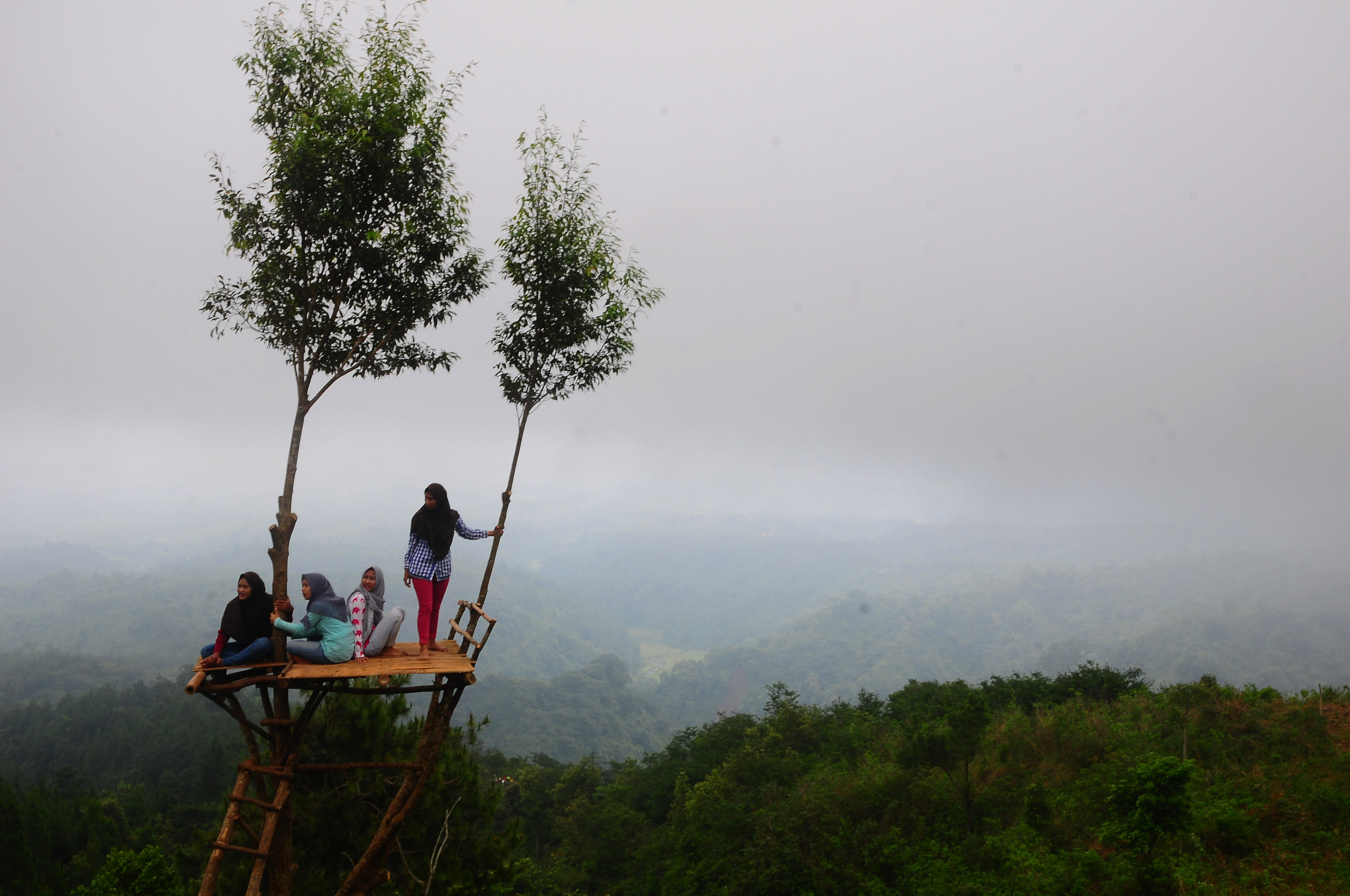Libur Panjang, Wisatawan Kunjungi Wisata Gardu Pandang Puncak Jehan Kunir