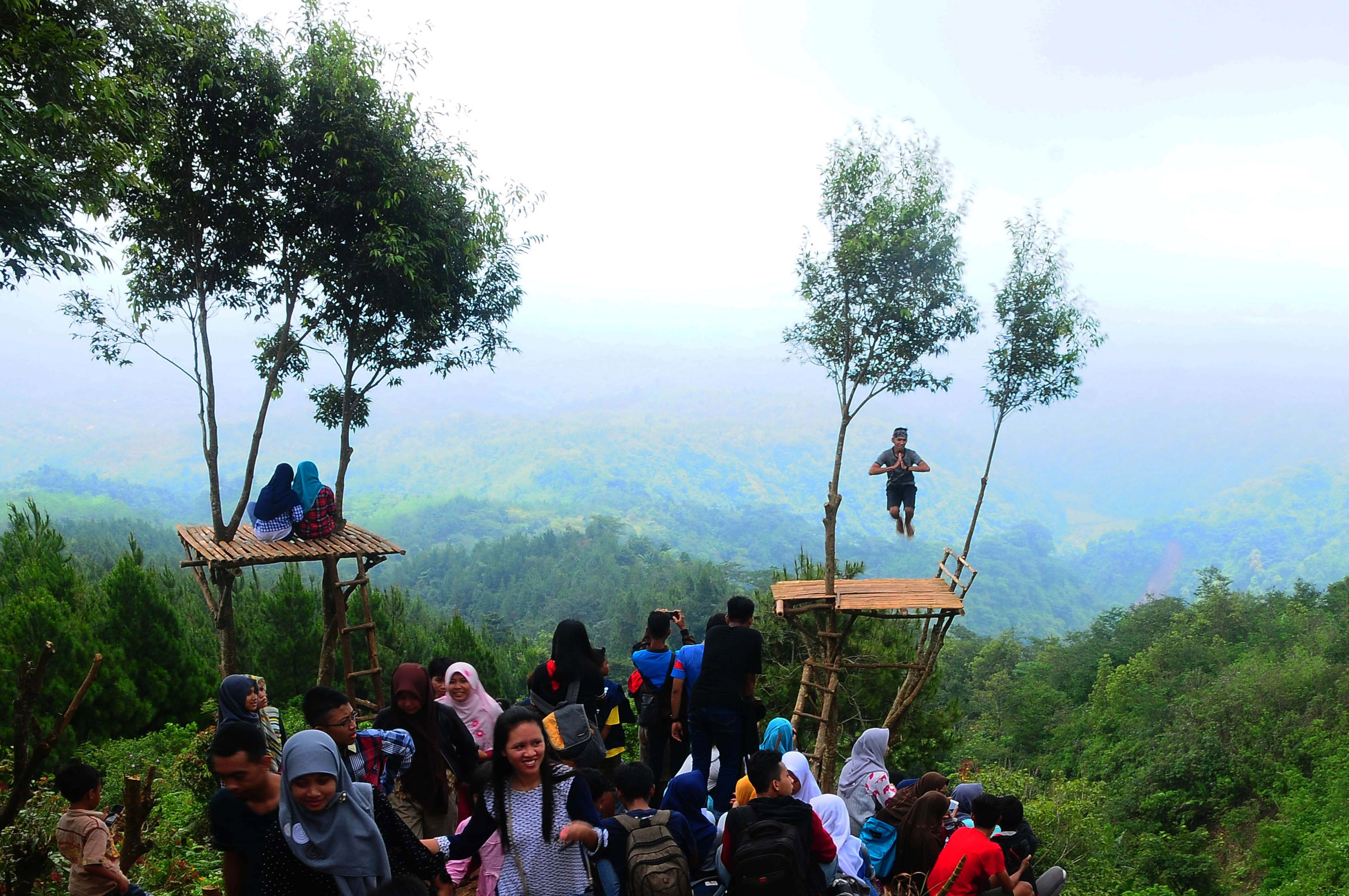 Libur Panjang, Wisatawan Kunjungi Wisata Gardu Pandang Puncak Jehan Kunir