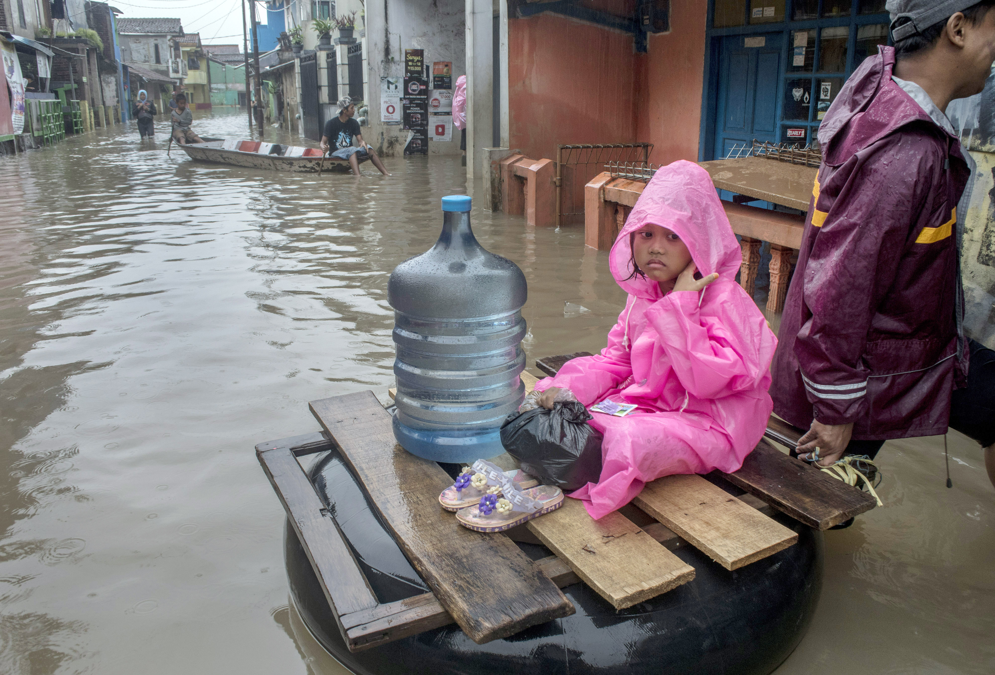 Sungai Citarum Meluap, Bandung Selatan Banjir