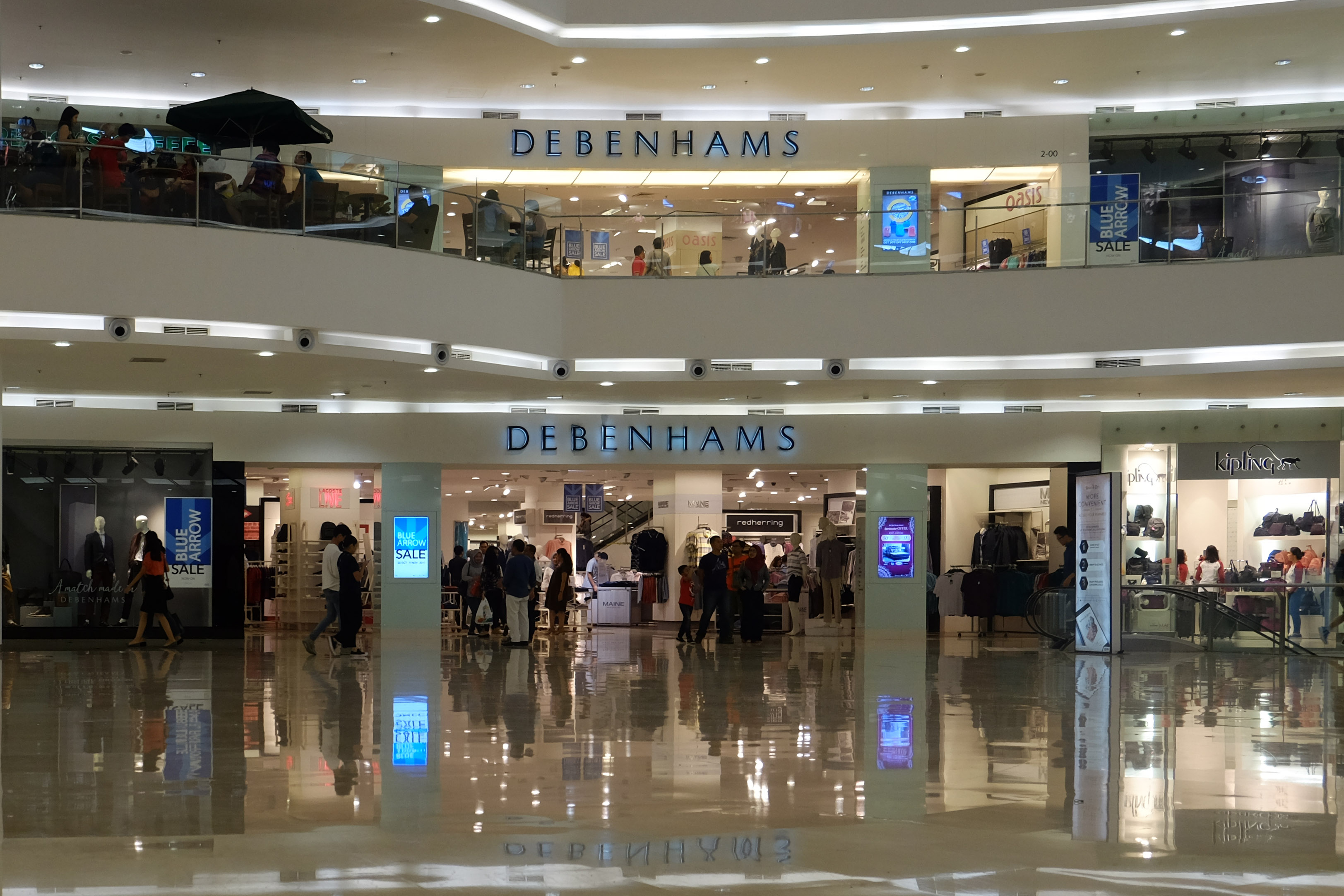 Ritel Debenhams di Senayan City akan Menutup Gerainya