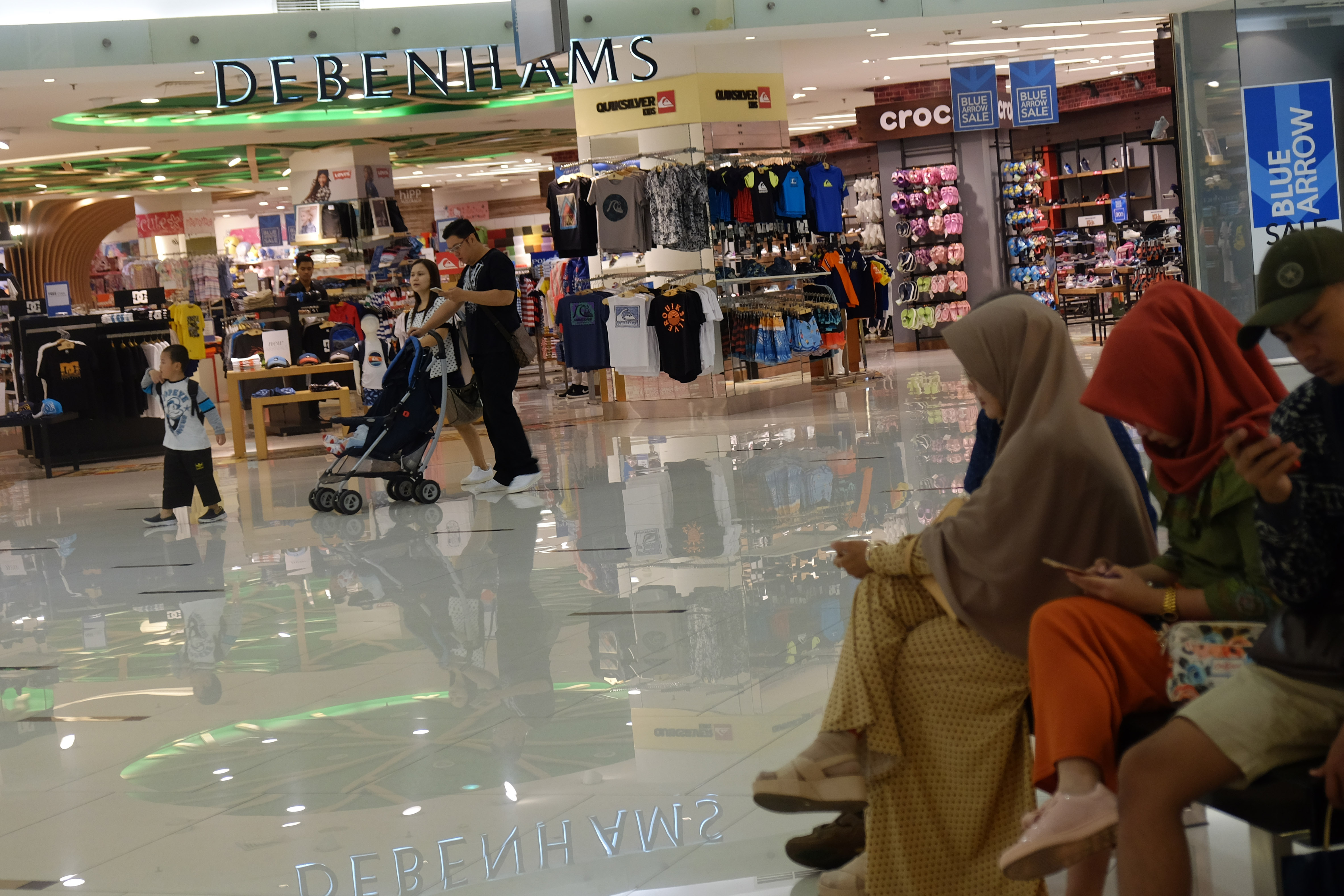Ritel Debenhams di Senayan City akan Menutup Gerainya