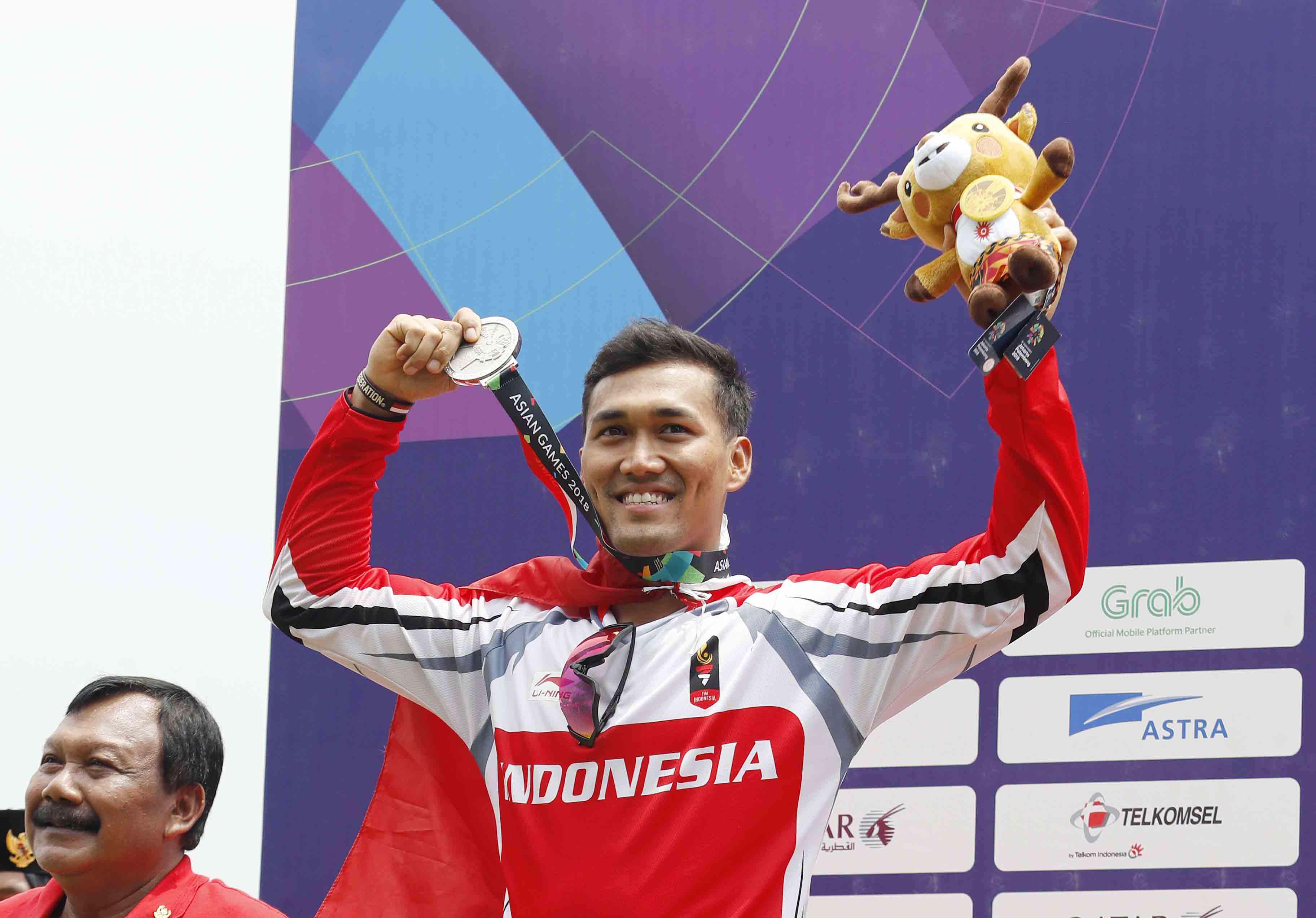 LIFTER INDONESIA SRI WAHYUNI AGUSTIANI MERAIH PERAK 