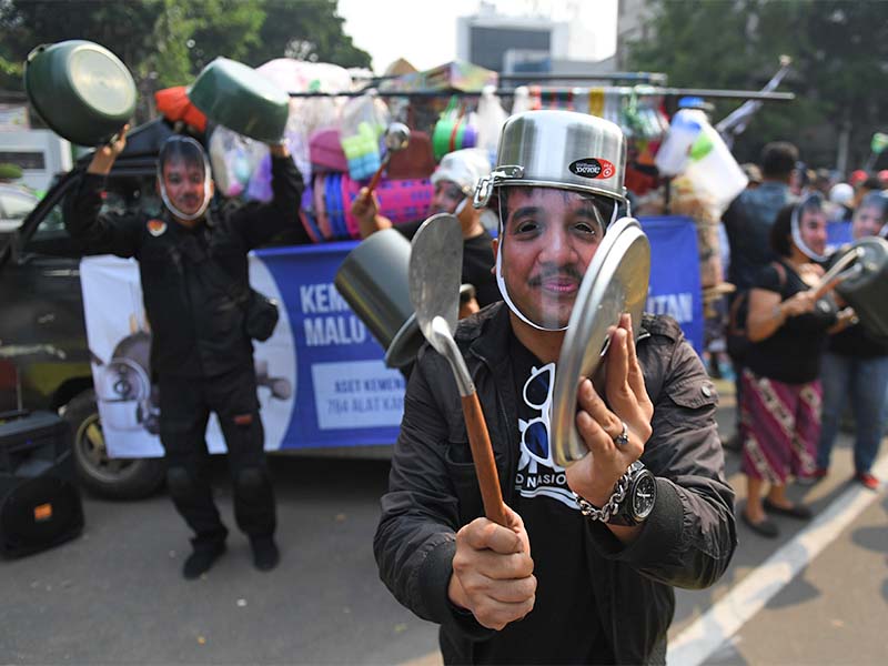 TUNTUT PENGEMBALIAN ASET KEMENPORA