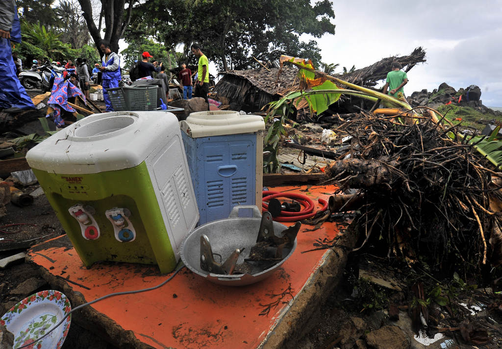  Tsunami di Pantai Carita