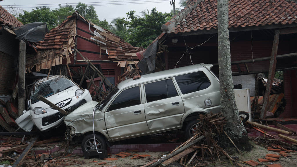  Tsunami di Pantai Carita