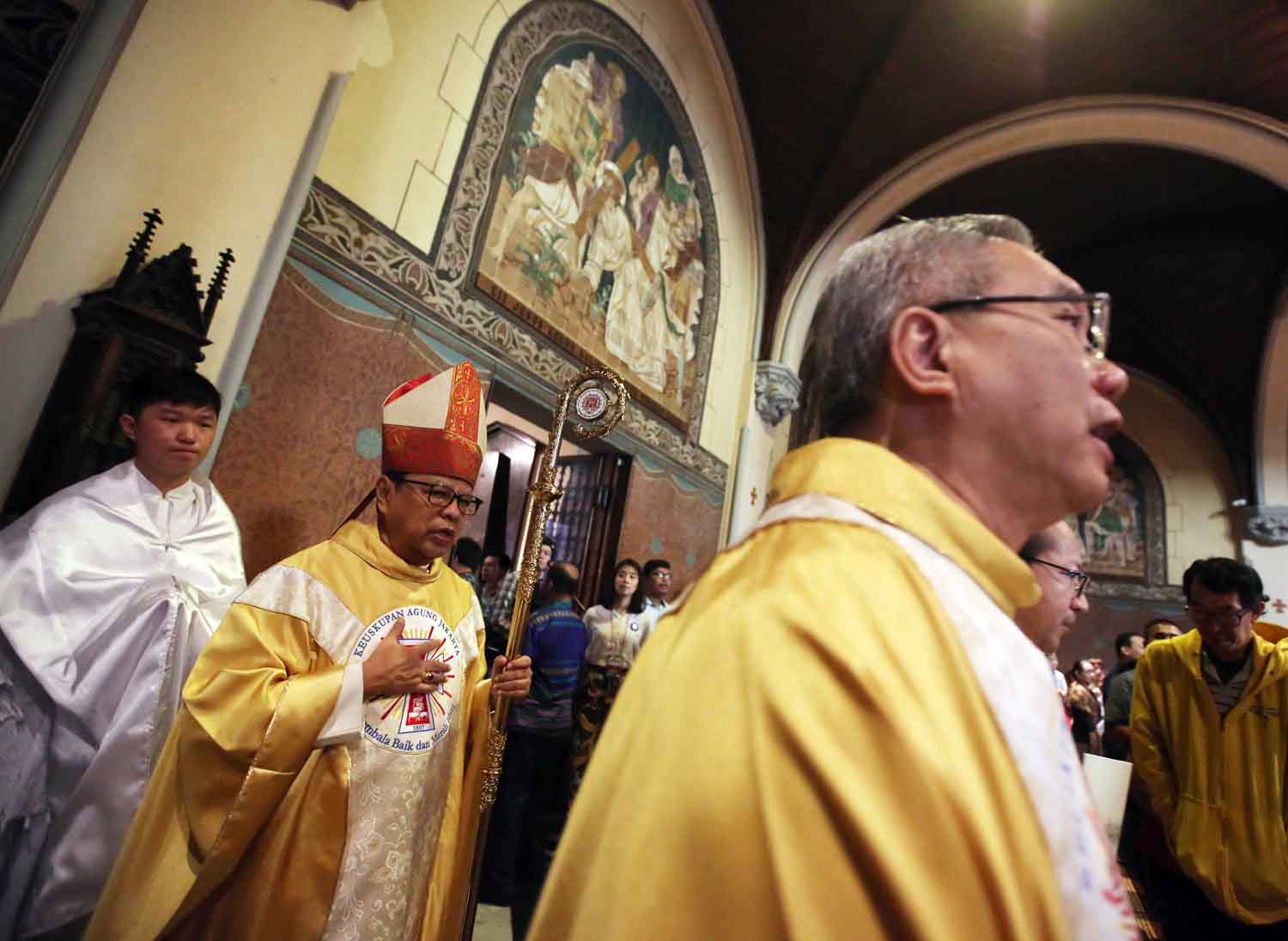 Uskup Agung Mgr Ignatius Suharyo Pimpin Misa di Katedral