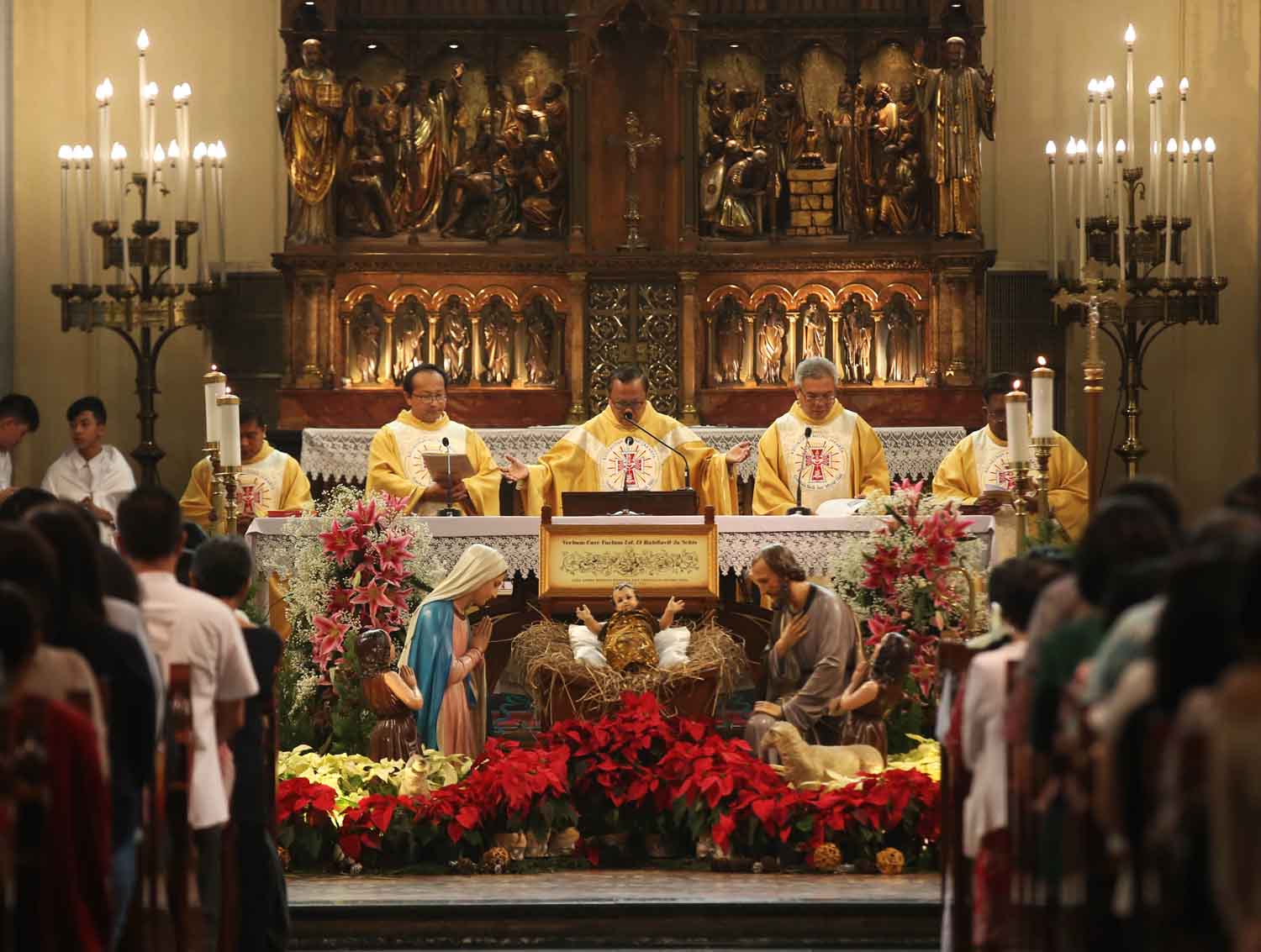 Uskup Agung Mgr Ignatius Suharyo Pimpin Misa di Katedral