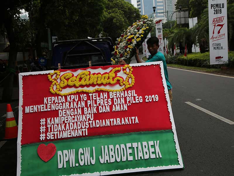 Karanganm Bunga untuk KPU