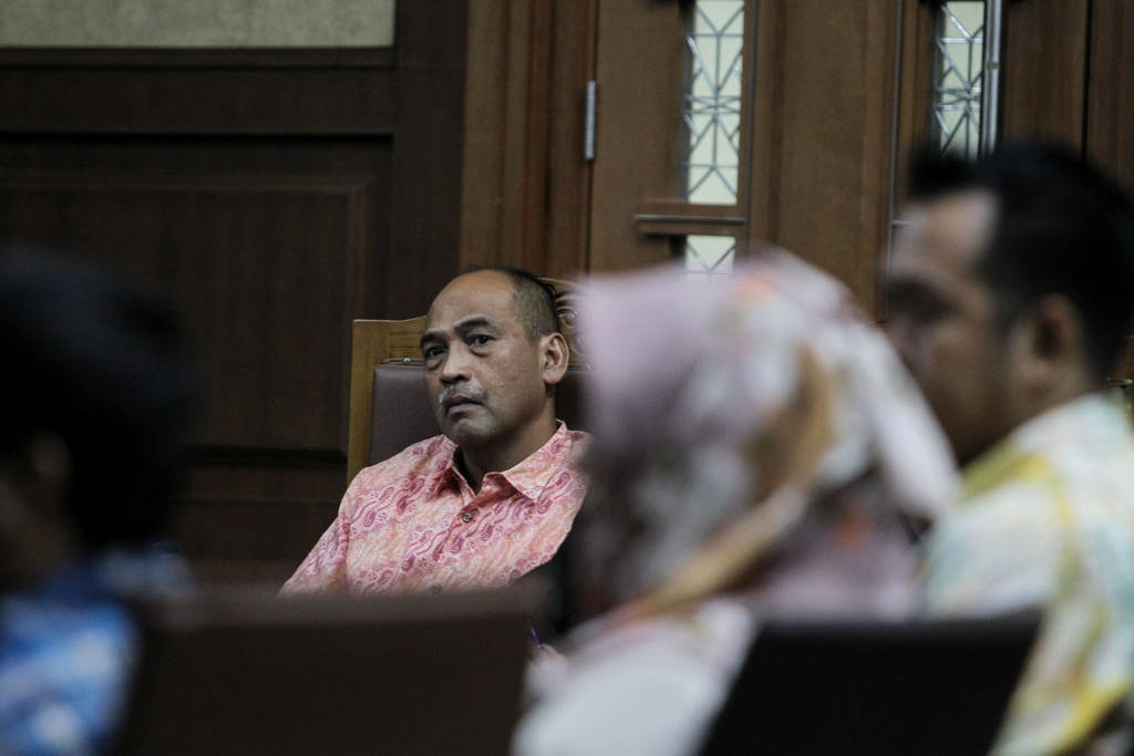 Mendengarkan Keterangan Saksi