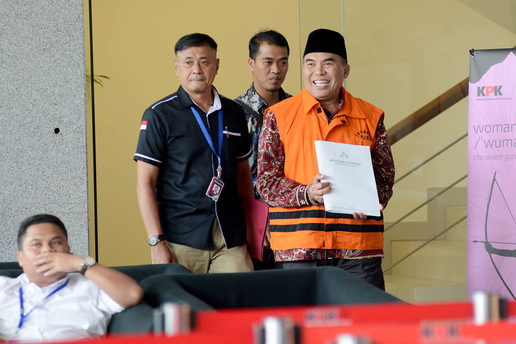 Bupati Jepara Ditahan KPK