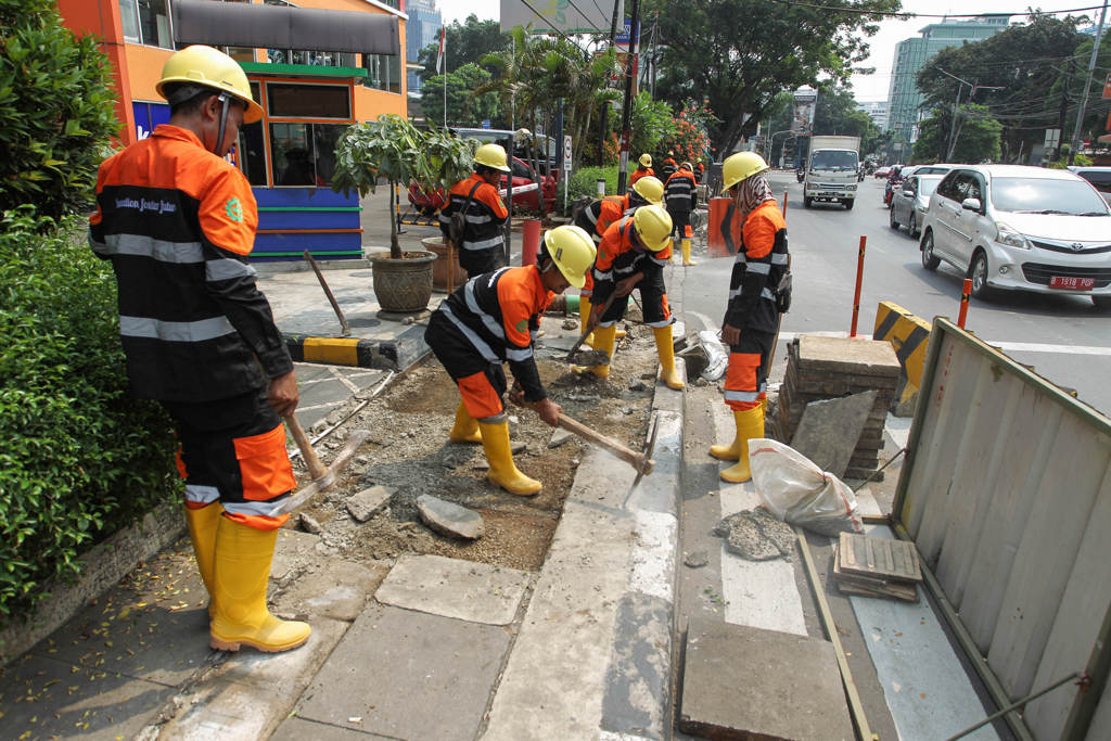  Revitalisasi Trotoar