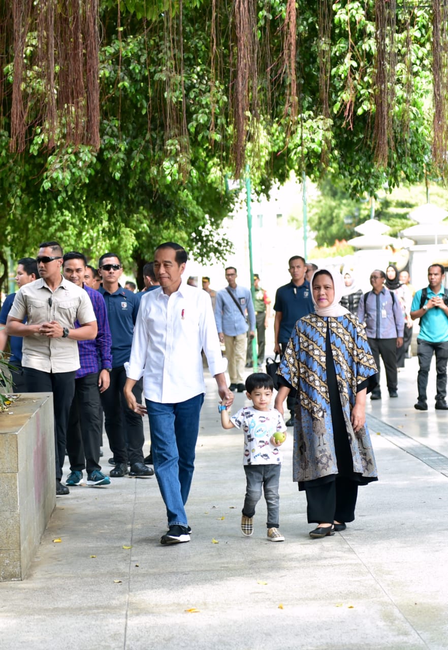 Liburan ala Keluarga Presiden: Belanja Batik di Beringharjo