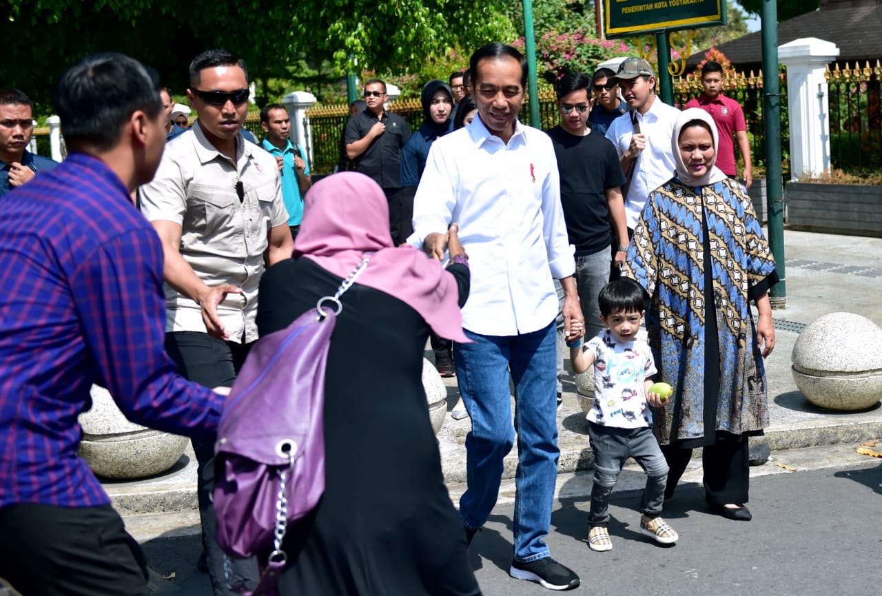 Liburan ala Keluarga Presiden: Belanja Batik di Beringharjo