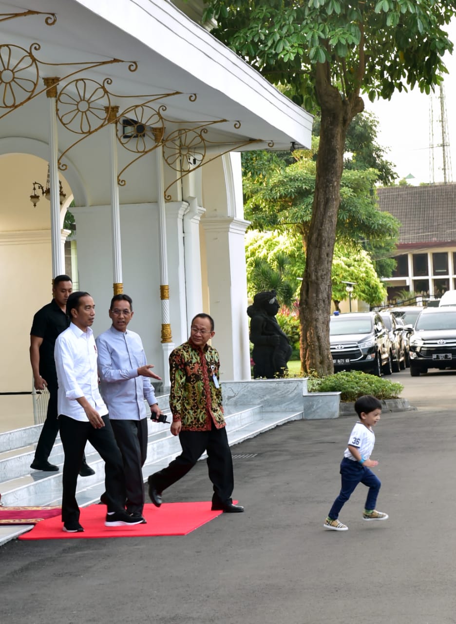 Ketika Jan Ethes Menyapa Warga