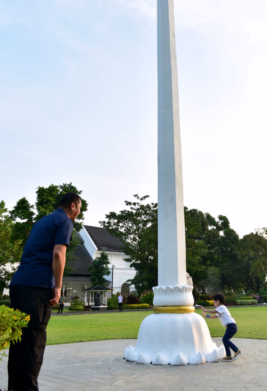 Ketika Jan Ethes Menyapa Warga