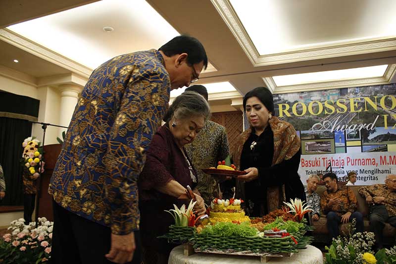  Basuki Tjahaja Purnama Raih Rooseno Award