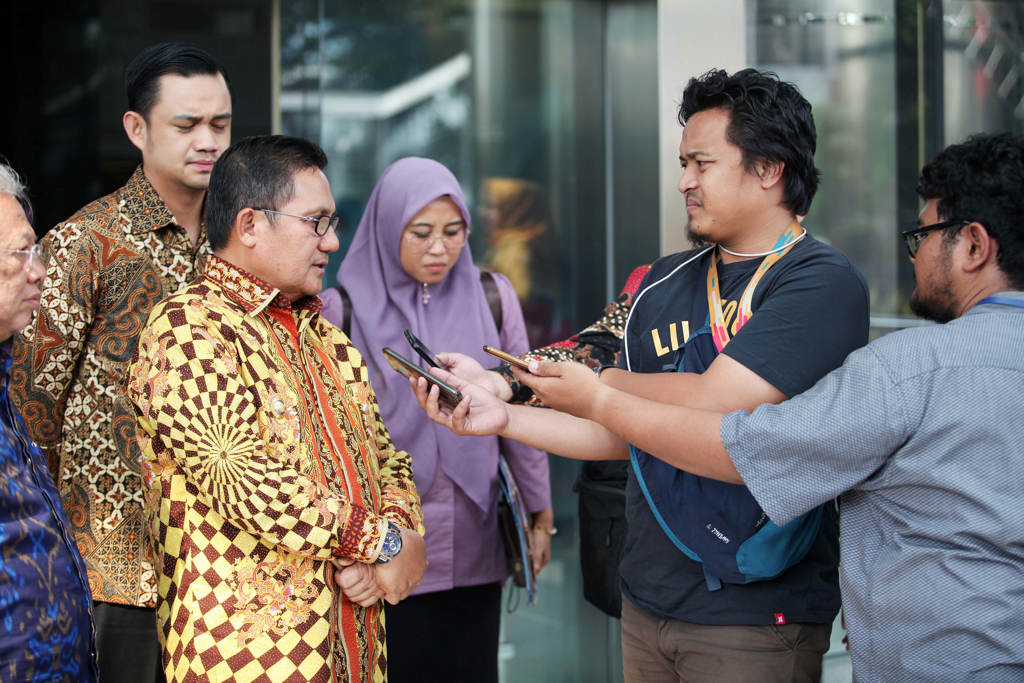 Wali Kota Gorontalo Serahkan LHKPN