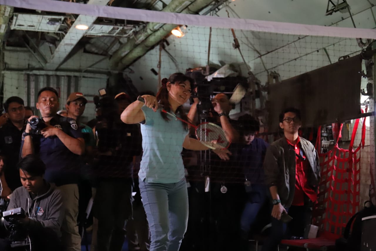 Susi-Alan Jajal Sensasi Main Badminton di Ketinggian 17.500 Kaki