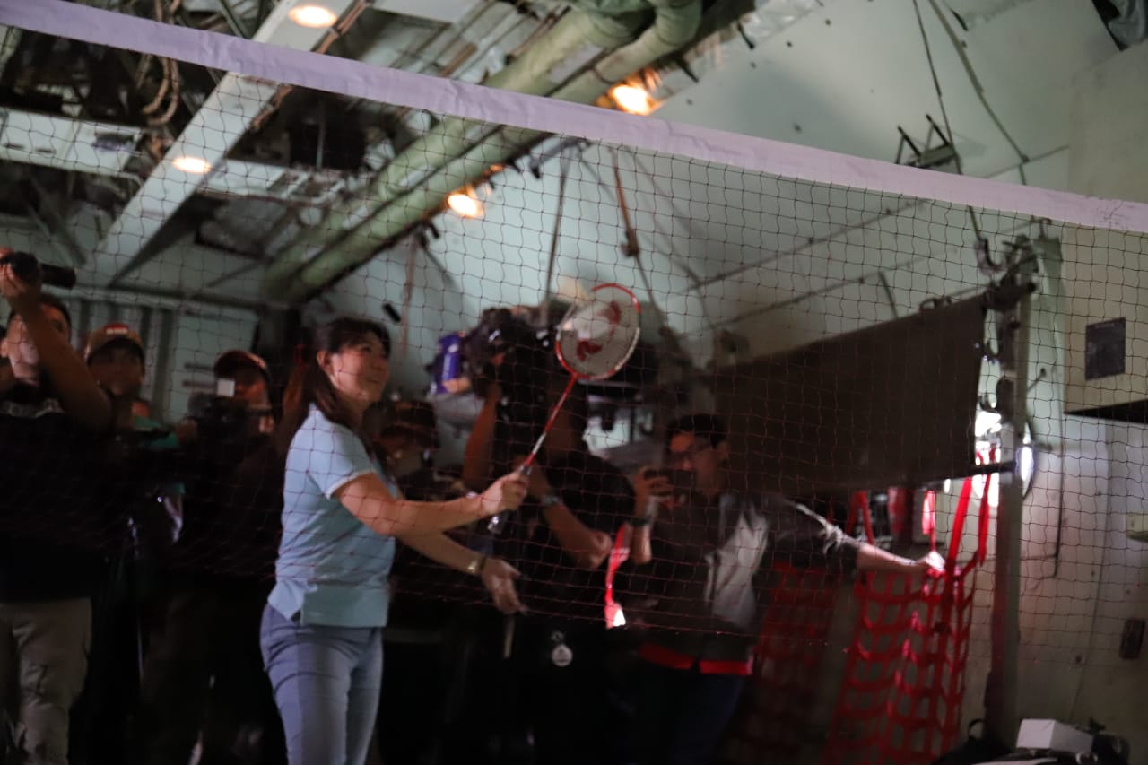 Susi-Alan Jajal Sensasi Main Badminton di Ketinggian 17.500 Kaki