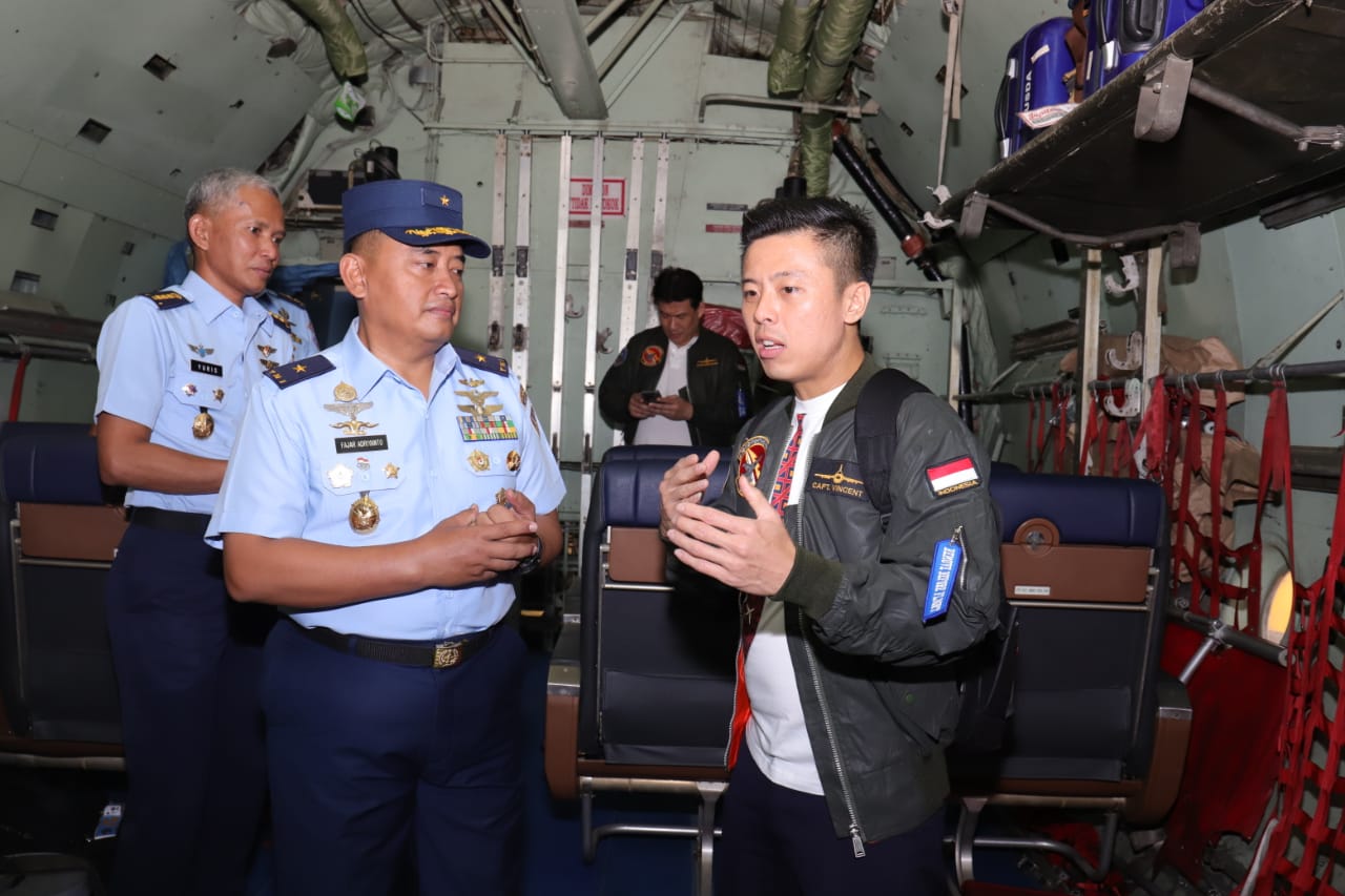 Susi-Alan Jajal Sensasi Main Badminton di Ketinggian 17.500 Kaki