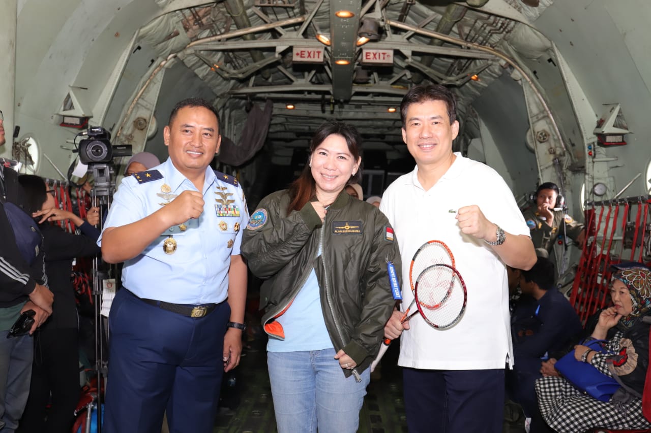 Susi-Alan Jajal Sensasi Main Badminton di Ketinggian 17.500 Kaki