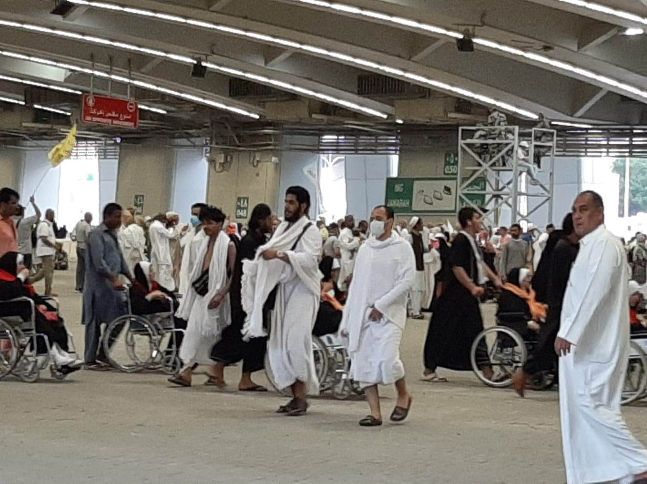 Melontar Jumrah di Mina