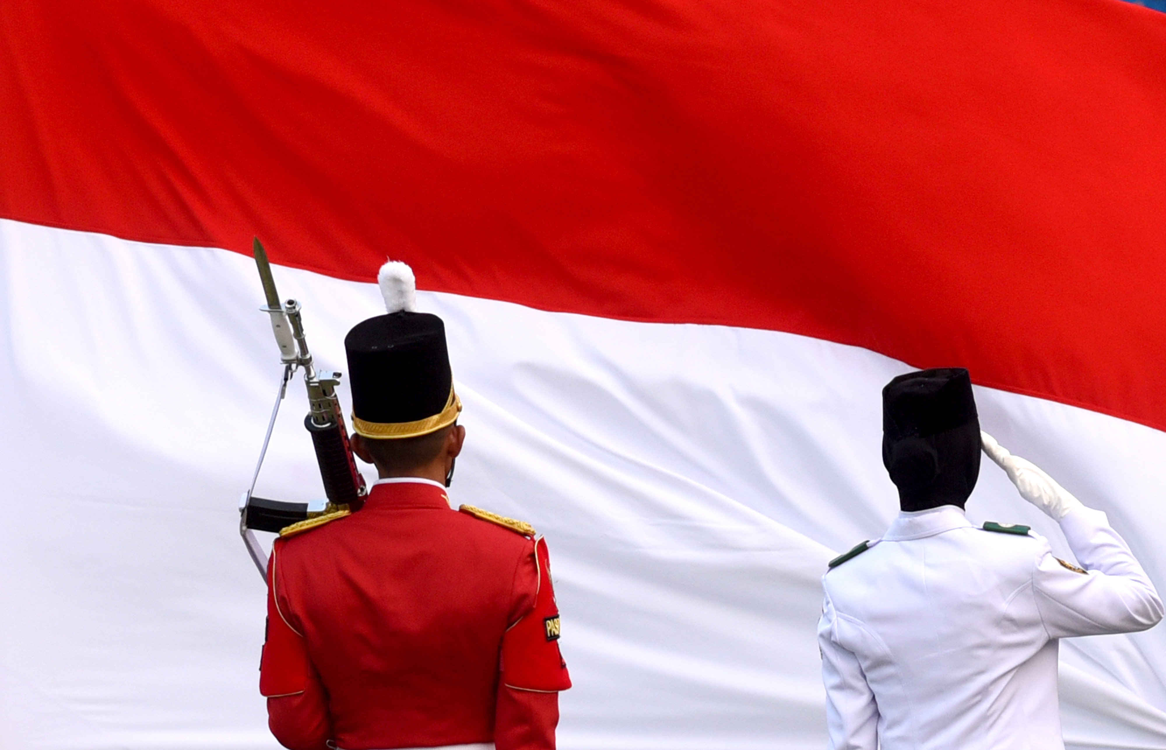 Upacara Penurunan Bendera Merah Putih 