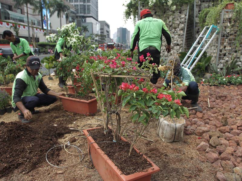 Intalasi Batu Gabion Di Bunderan Hotel Indonesia
