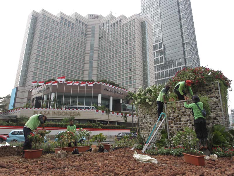 Intalasi Batu Gabion Di Bunderan Hotel Indonesia
