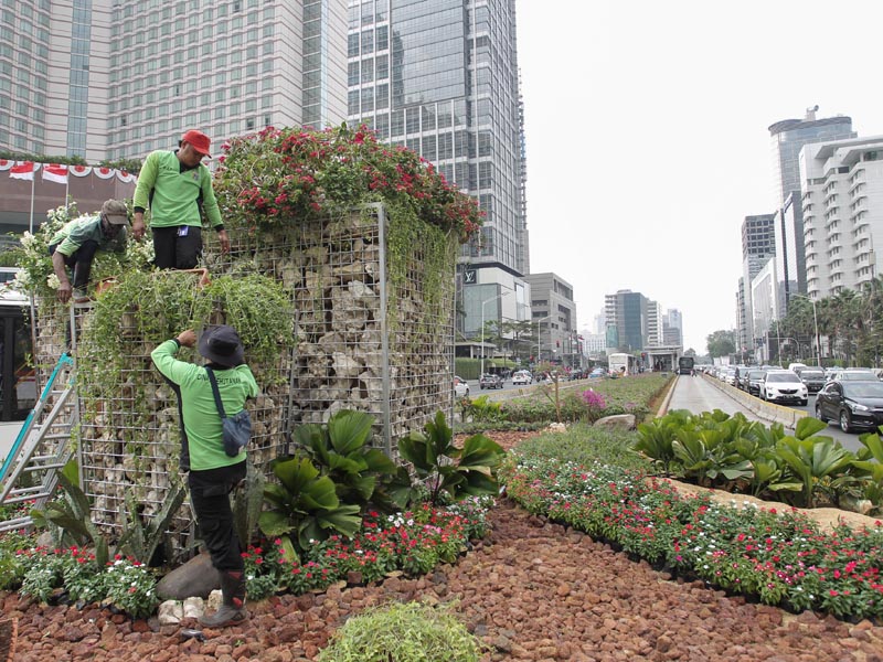 Intalasi Batu Gabion Di Bunderan Hotel Indonesia