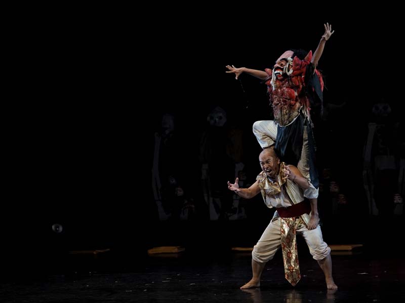  Pertunjukan Kolaborasi Asia karya Hiroshi Koike