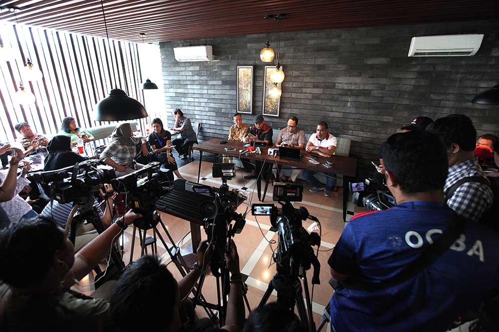 Penyerahan Mandat Pimpinan KPK, Bentuk Pemboikotan