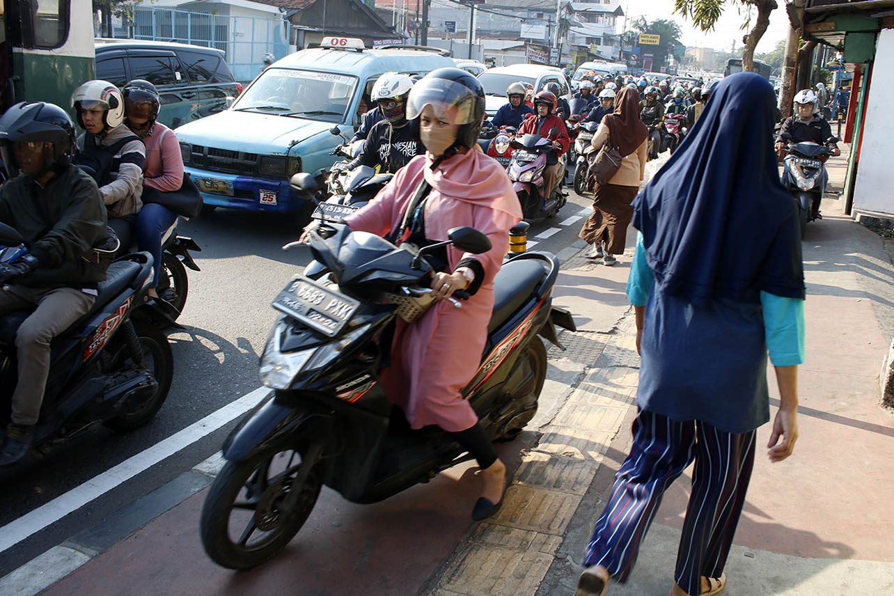 Merampas Hak Pejalan Kaki