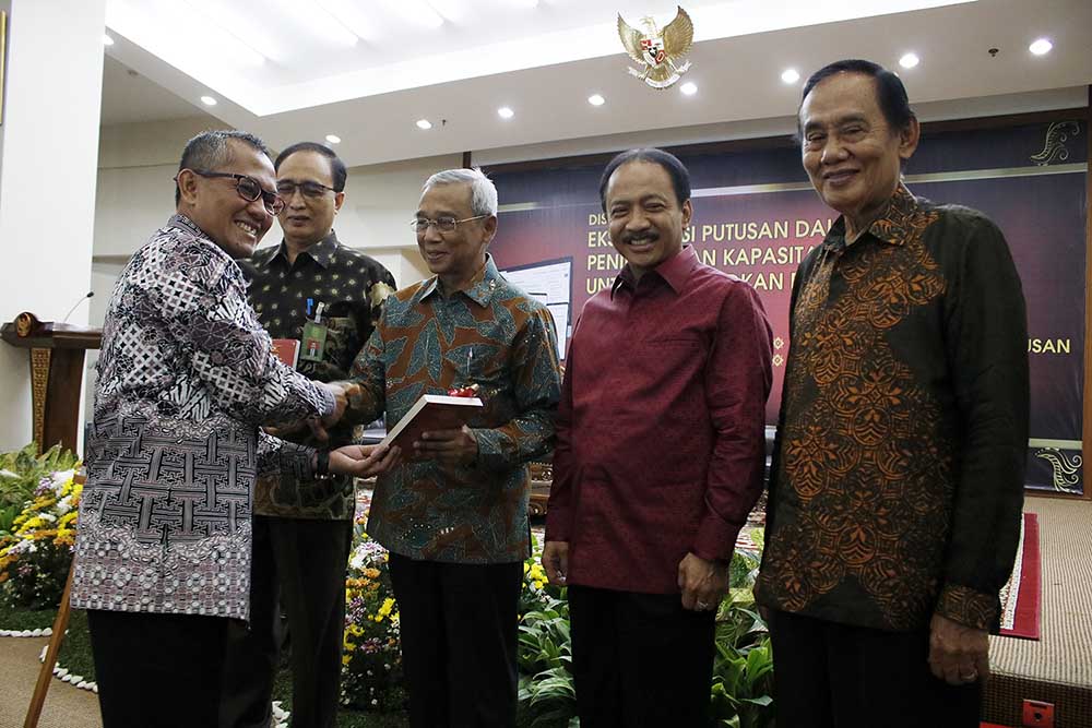 Komisi Yudisial Luncurkan Buku Dan Aplikasi Call Center KY