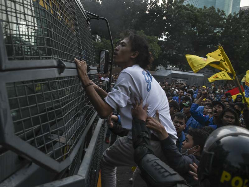 Aksi Dukung Revisi UU KPK Ricuh