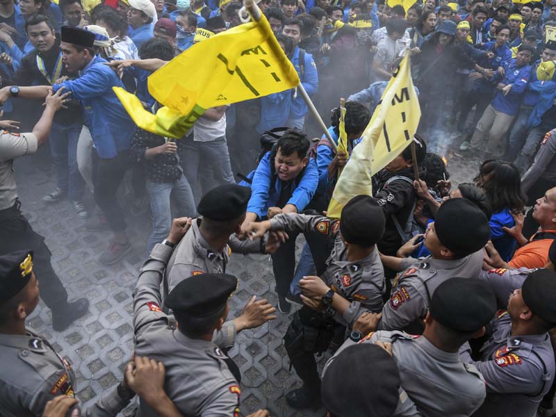 Aksi Dukung Revisi UU KPK Ricuh